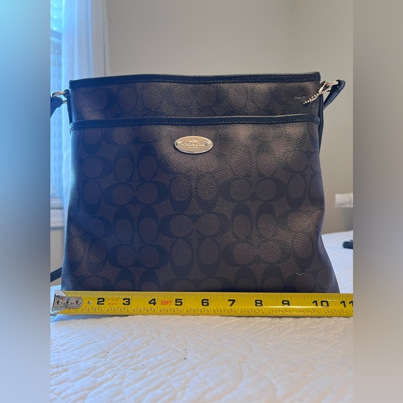 Coach Crossbody - Picture 1 of 4